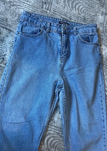 Gri Düğmeli Rahat Kesim Kadın Kot Pantolon - Görsel 4