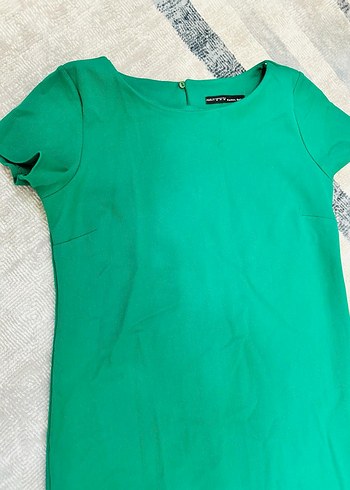 Trendyol & Milla Yeşil Kısa Kollu Midi Elbise
