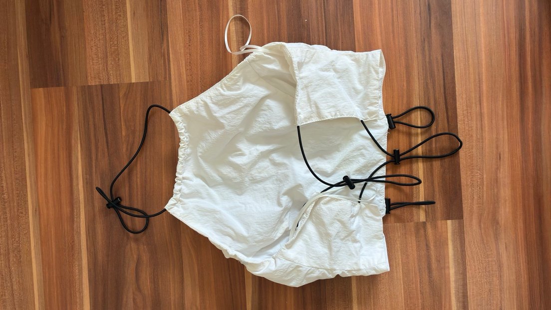 Beyaz paraşüt kumaş sırtı açık krop - Görsel 2