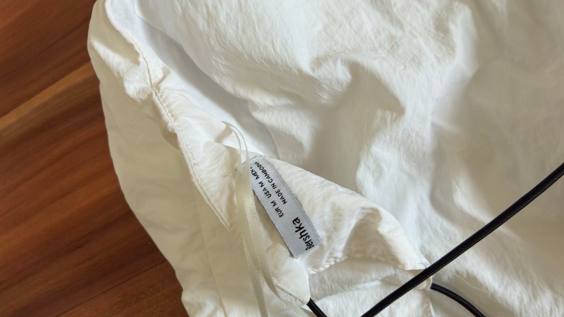 Beyaz paraşüt kumaş sırtı açık krop - Görsel 3