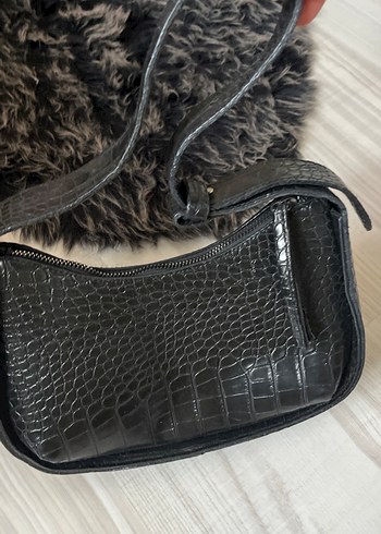 Siyah Deri Krokodil Desenli Kadın Çanta - Görsel 3