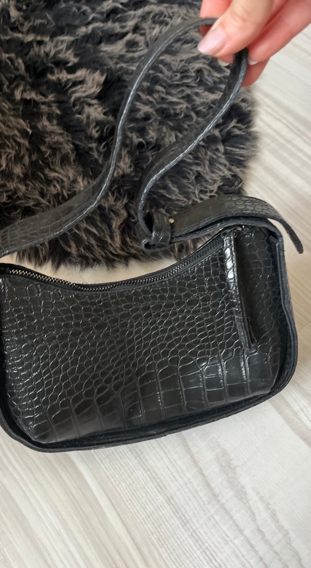 Siyah Deri Krokodil Desenli Kadın Çanta - Görsel 3