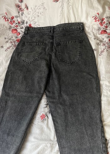 Gri kadın Pantolon 
Paçasında defosu var ben kıvırıp giydim - Görsel 4