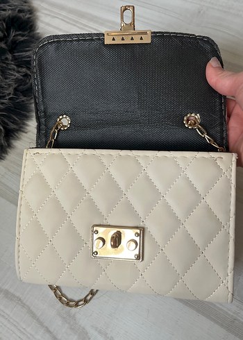 Zincir Detaylı Beyaz Kadın Deri Çanta - Görsel 4