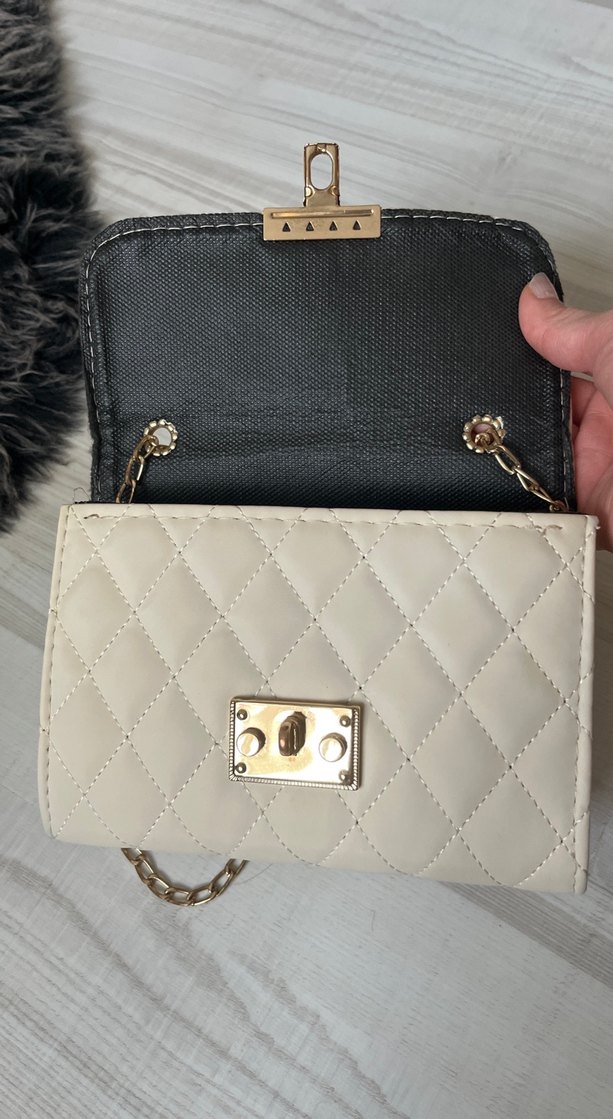 Zincir Detaylı Beyaz Kadın Deri Çanta - Görsel 4