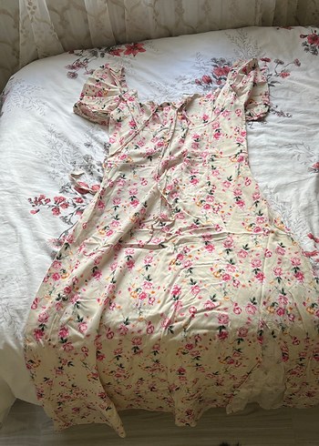 Beyaz Çiçekli V Yaka Midi Bohem Elbise - Görsel 7