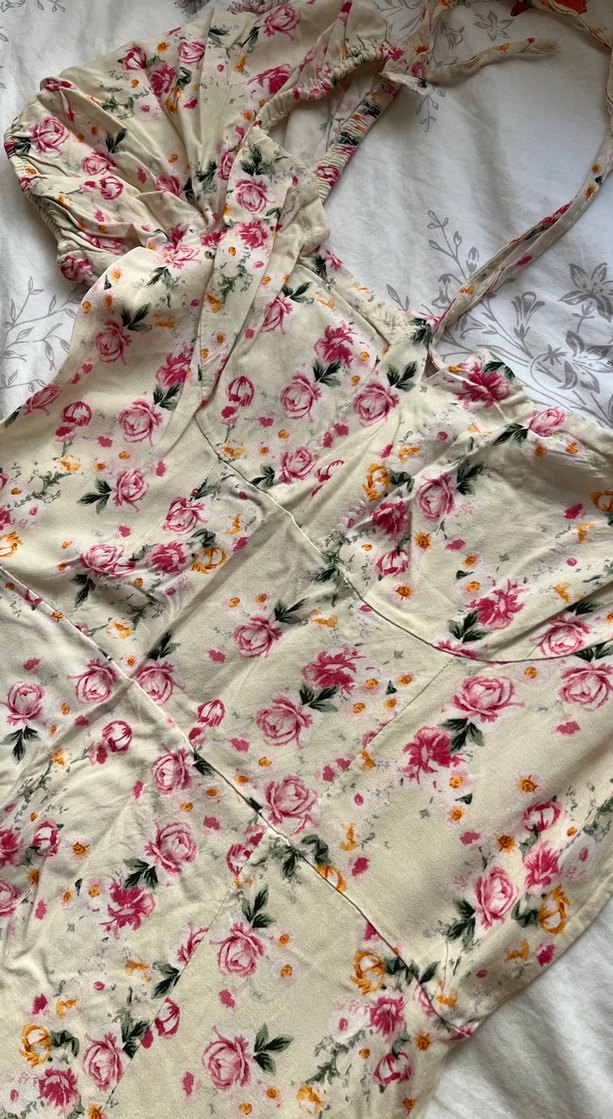 Beyaz Çiçekli V Yaka Midi Bohem Elbise - Görsel 4