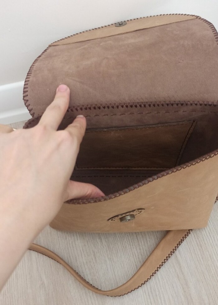 Orijinal dana derisinden yapılmış çanta  - Görsel 4