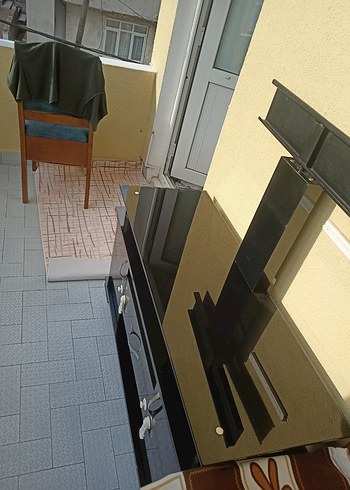 TV ünitesi sapasağlam. - Görsel 4