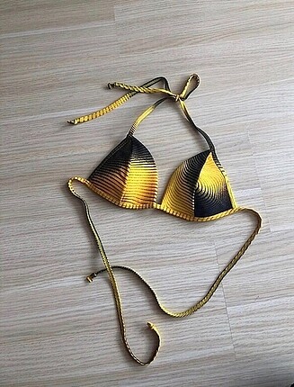 Bikini üstü
