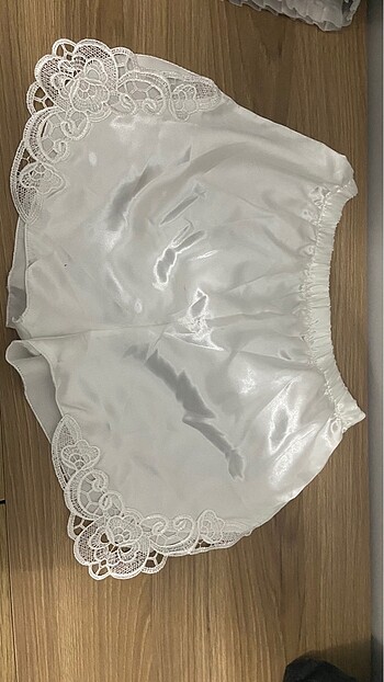 Güpürlü saten gecelik - Görsel 3