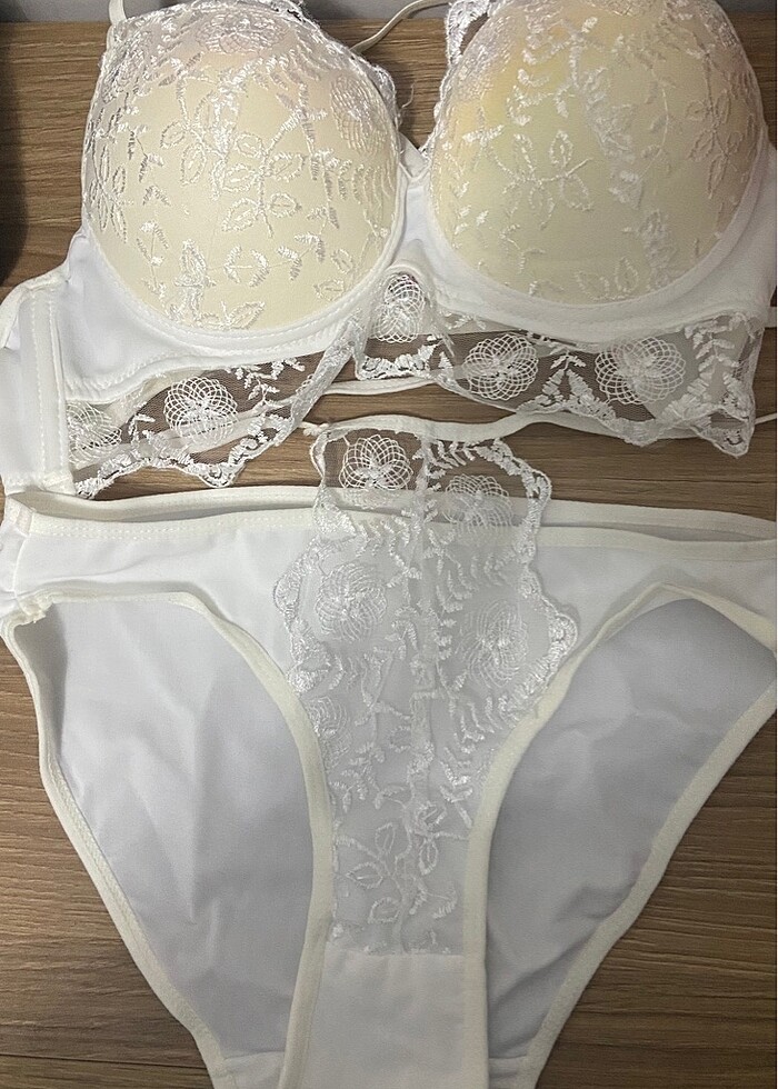 Güpürlü beyaz sütyen takım - Görsel 3