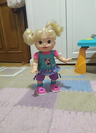 Barbie Hasbro yürüyen bebeğim baby Alive