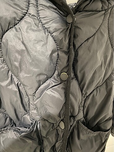 Zara Kapitone mont