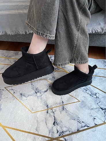 Siyah ugg