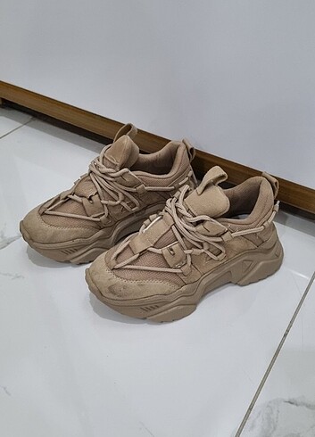 Bej sneaker