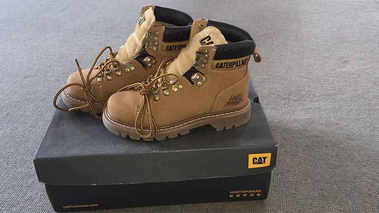 Cat Caterpillar Alaska Honey Kadın Bot
