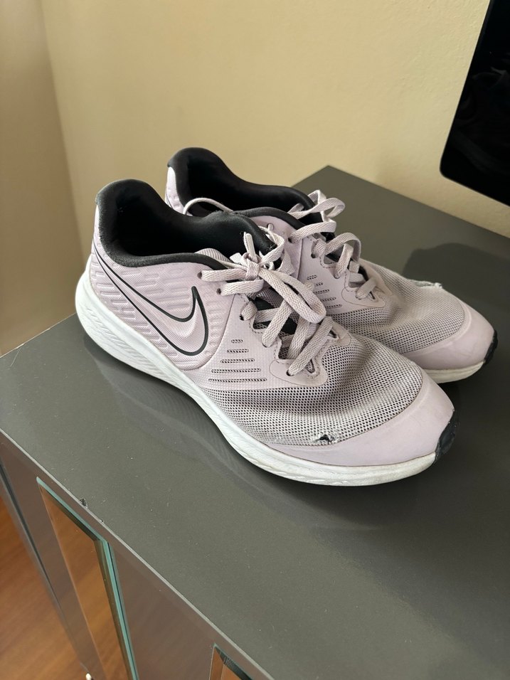 Nike Lila Bağcıklı Kadın Spor Ayakkabı — görsel 2/4