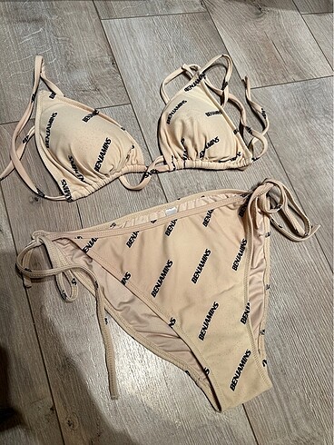 Les benjamins bikini