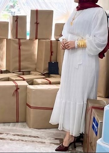 Beyaz Piliseli Uzun Elbise - Görsel 2