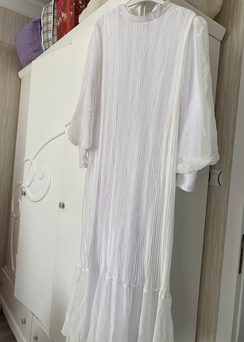 Beyaz Piliseli Uzun Elbise - Görsel 3