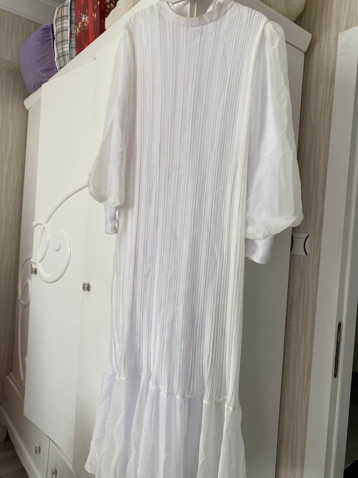 Beyaz Piliseli Uzun Elbise - Görsel 4