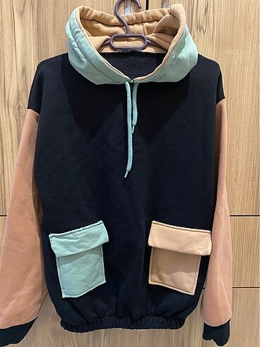 KAPŞONLU SWEATSHIRT