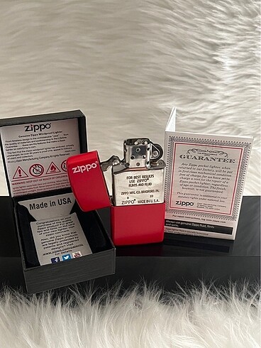 Beden kırmızı Renk Sıfır Kutusunda Orjinal Kırmızı Zippo