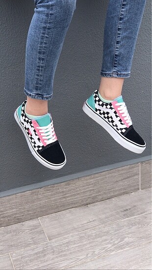 Vans damalı