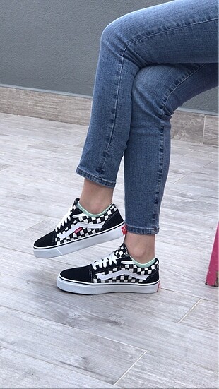 Vans damalı