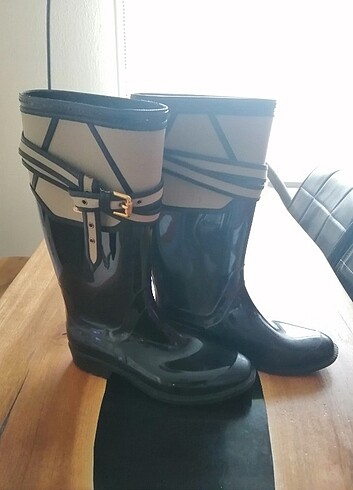 Burberry orijinal çizme 