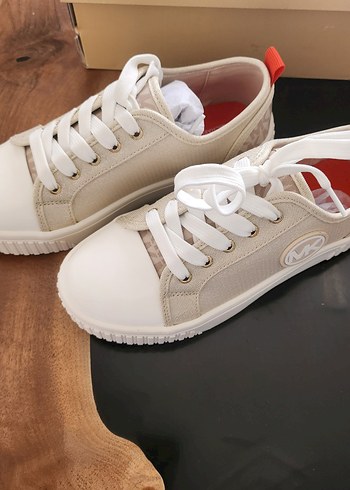 Beyaz Bağcıklı Sneakers Stiletto Topuk