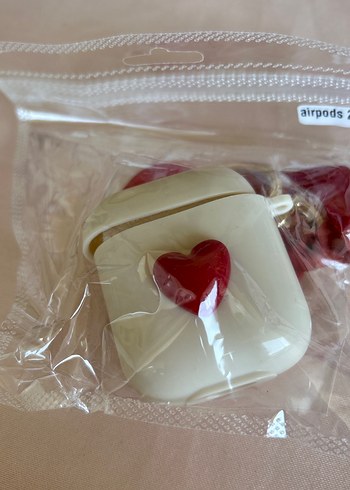 Kalp Desenli AirPods Kılıfı