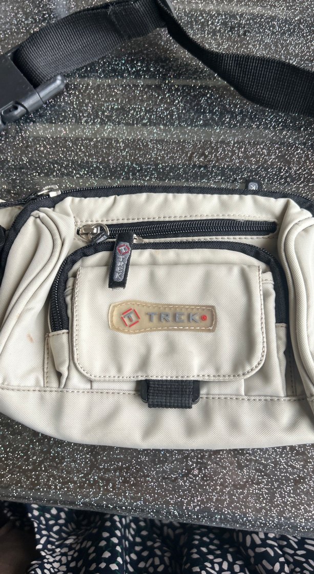 Beyaz Baskılı Bel Çantası - Görsel 4