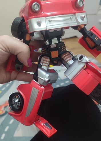 #transfirmers#arabayadönüşüyor#kutusuyla#yukardaki süs i?innkinu - Görsel 7