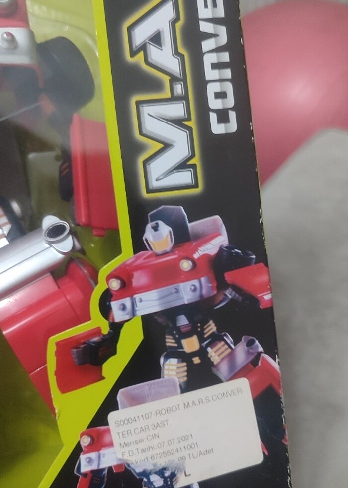 #transfirmers#arabayadönüşüyor#kutusuyla#yukardaki süs i?innkinu - Görsel 3