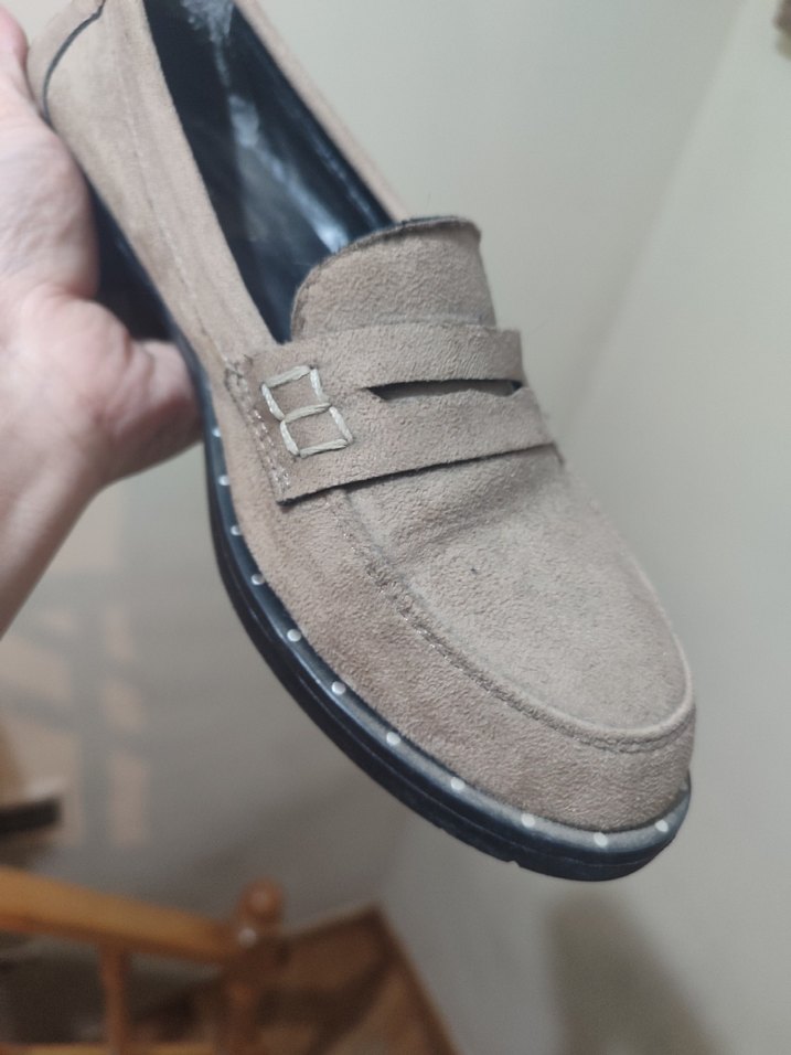 Bej Süet Tokalı Kadın Klasik Ayakkabı - Görsel 4