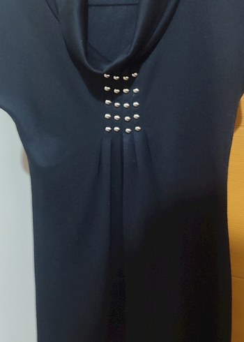 Düğmeli Siyah V Yakalı Uzun Kadın Elbise - Görsel 4