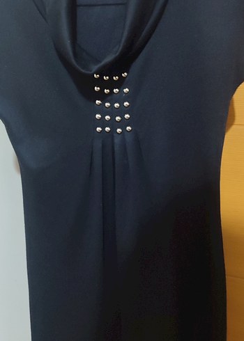 Düğmeli Siyah V Yakalı Uzun Kadın Elbise - Görsel 3