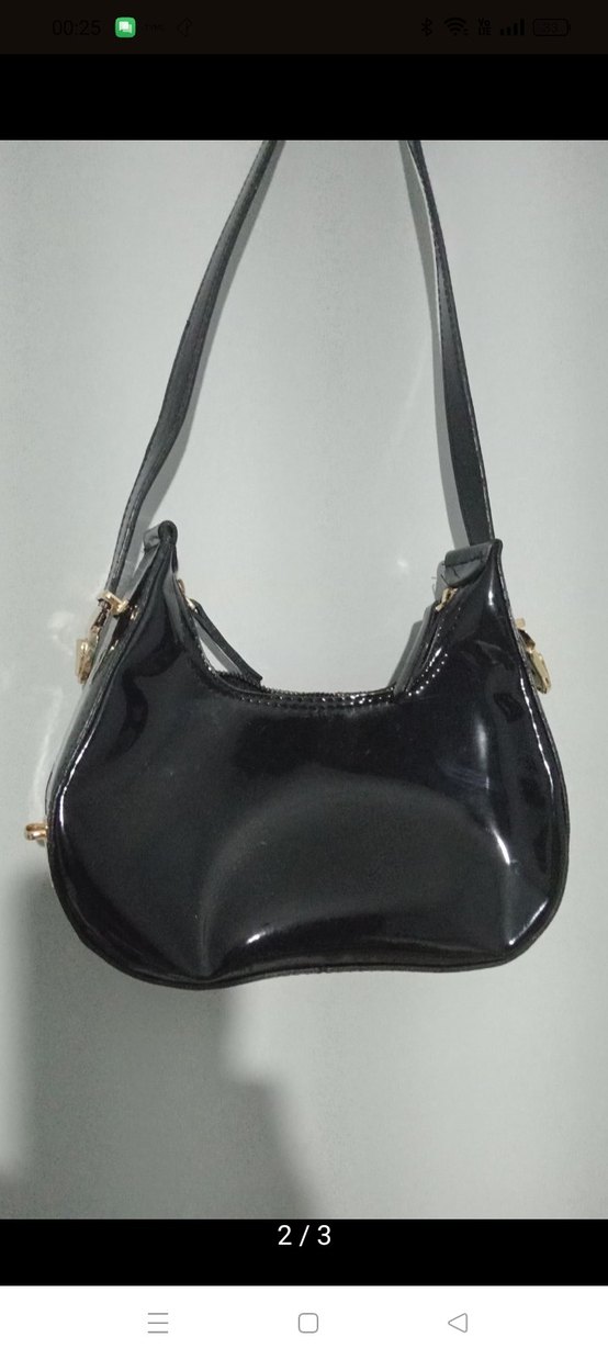 Parlak Siyah Deri Tokalı Kadın Çantası - Görsel 2