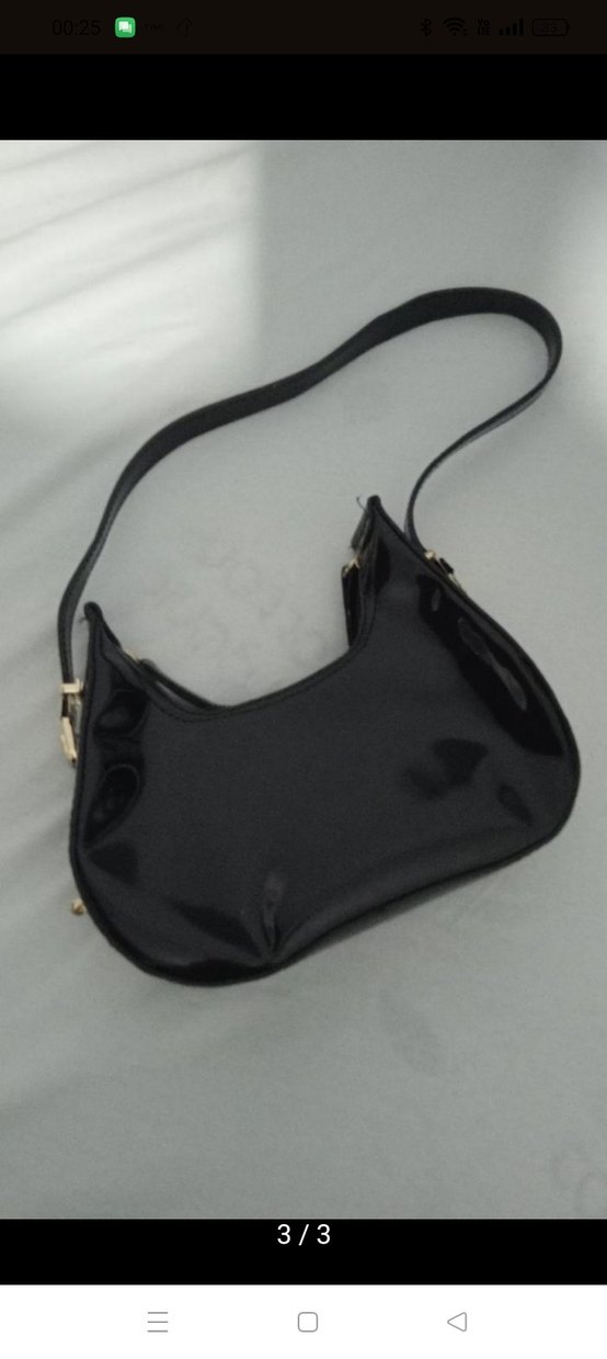 Parlak Siyah Deri Tokalı Kadın Çantası - Görsel 3