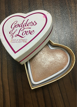 Diğer Goddess of love highlighter