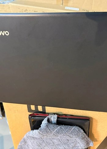 Lenovo Siyah Dizüstü Bilgisayar - Görsel 2