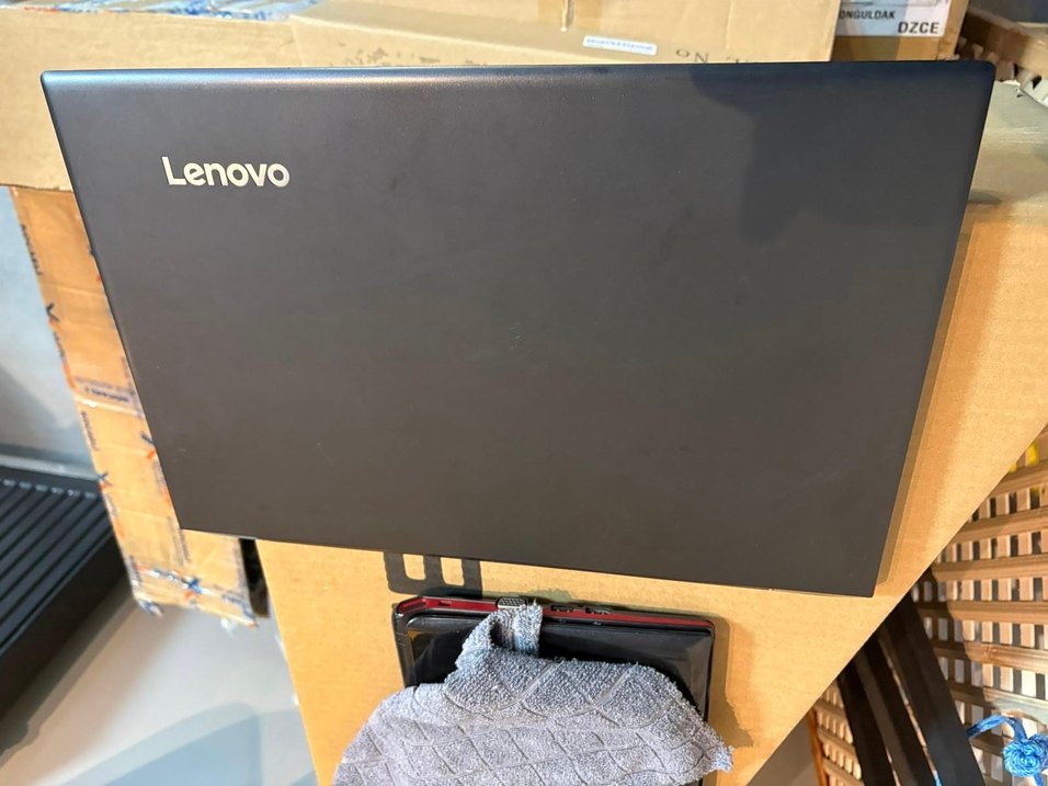 Lenovo Siyah Dizüstü Bilgisayar - Görsel 2