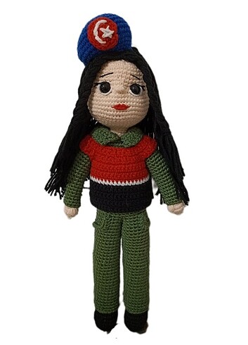 Amigurumi asker kız