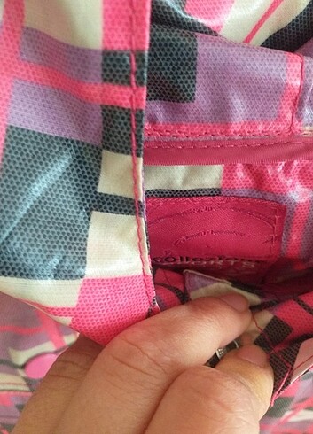 Pembe yağmurluk