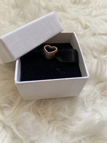  Beden Pandora rose kalp charm