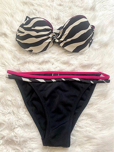 Penti siyah zebra desenli bikini takımı