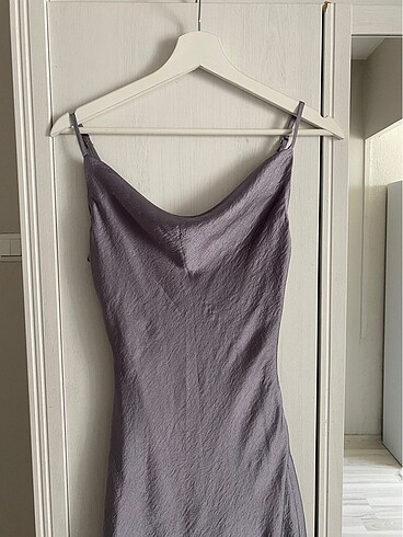 Trendyol milla gri saten gece elbisesi - Görsel 6