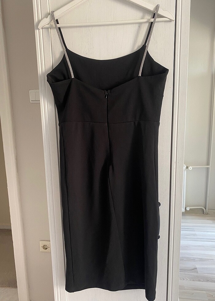 Siyah taş kristal askılı krep elbise - Görsel 5